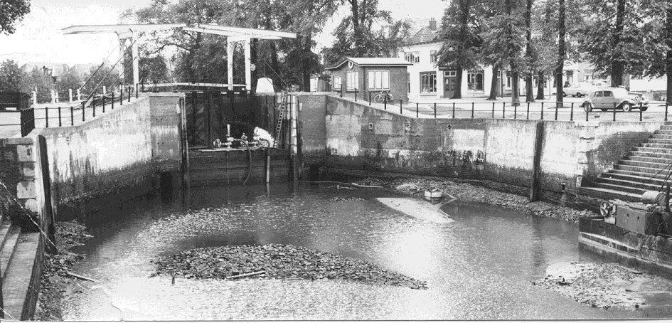 Spuisluis leeg voor onderhoud 1998 (2)